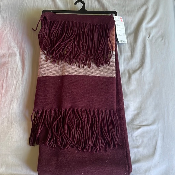 Uniqlo scarf - Picture 1 of 2